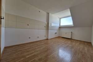 Gepflegte, renovierte 3,5 Zimmer Wohnung (Provisionsfrei) für 2-3 Personen im Zentrum von Düsseldorf – Die vollständige Adresse der Immobilie erhältst du vom Anbieter., 40215 Friedrichstadt, Düsseldorf – Vorschaubild 11