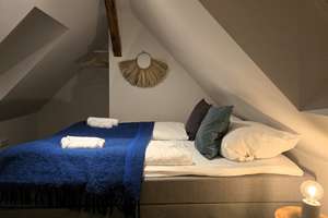**Charmante, voll möblierte und frisch kernsanierte 2-Zimmer-Wohnung mit Spitzboden und Balkon** – Frohnhauser Str. 133, 45144 Holsterhausen, Essen – Vorschaubild 8