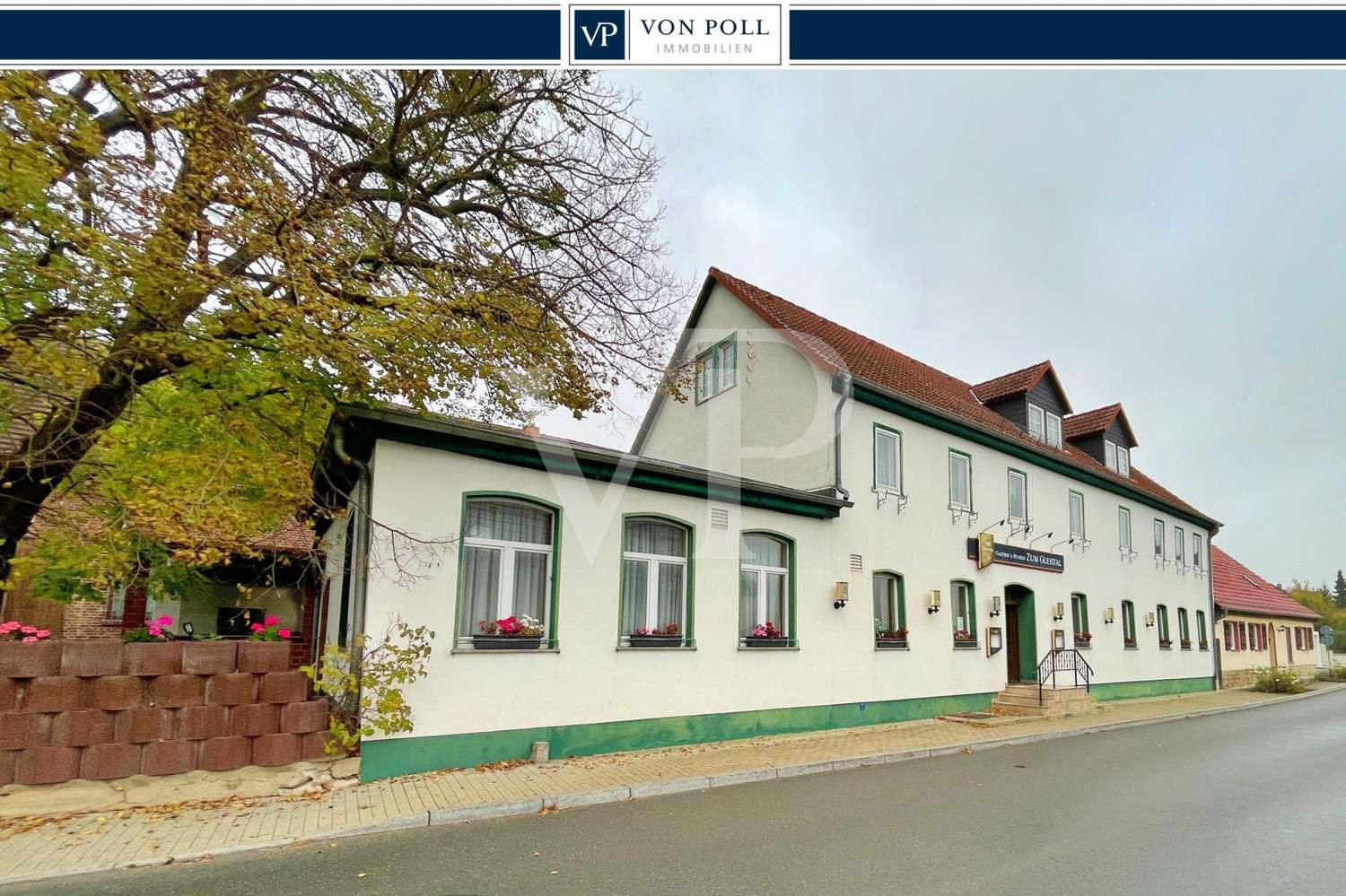 Historischer Dreiseitenhof: Einzigartiger Gasthof in Golmsdorf, Saale Holzland Kreis – Bild 1