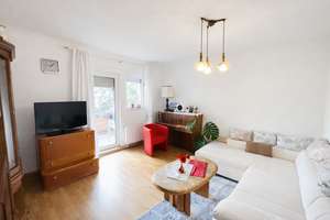 Charmante 4-Zimmer-Altbauwohnung im Jugendstil – Stuttgart-Zuffenhausen – Die vollständige Adresse der Immobilie erhältst du vom Anbieter., 70435 Zuffenhausen-Mitte, Stuttgart – Vorschaubild 2