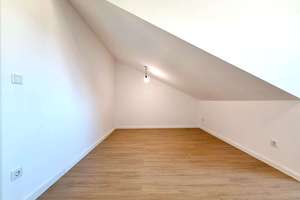 Exklusive Dachgeschosswohnung- frisch saniert & sofort bezugsfertig – Die vollständige Adresse der Immobilie erhältst du vom Anbieter., 45138 Südostviertel, Essen – Vorschaubild 9