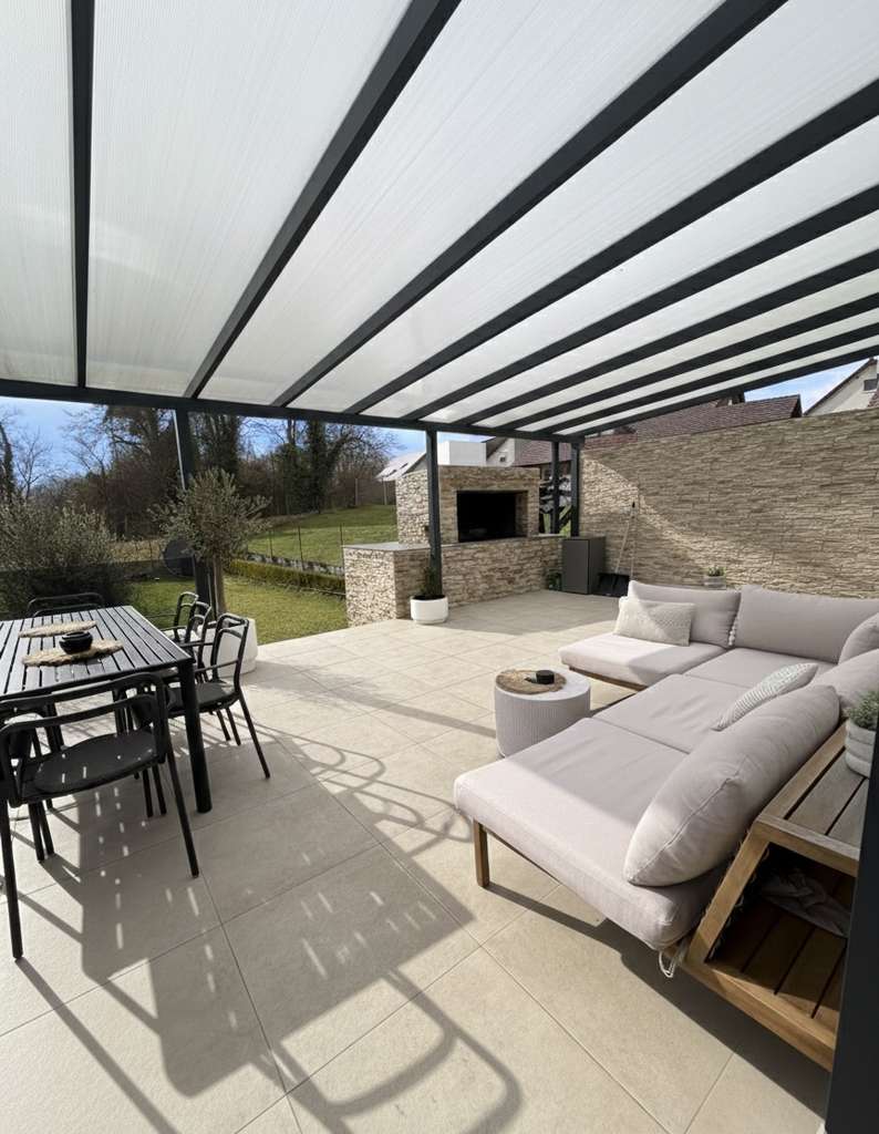 Immobilie in Obrigheim - Mehrfamilienhaus mit großem Grundstück unverbaubarer Aussicht und flexiblem Nutzungskonzept. - Bild 1