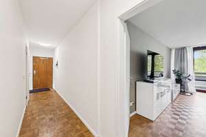 Wohnkomfort auf höchstem Niveau: Modernisierte 3-Zimmer-Wohnung mit 2 Balkonen, Aufzug & Tiefgarage – Die vollständige Adresse der Immobilie erhältst du vom Anbieter., 50858 Weiden, Köln – Vorschaubild 7