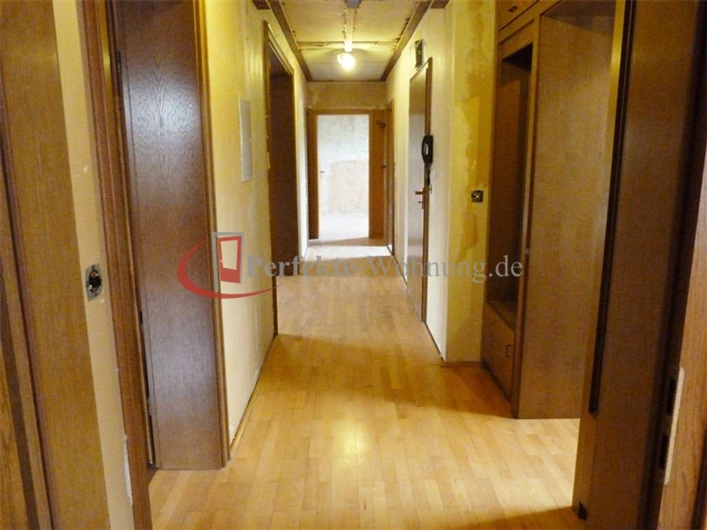 Immobilie in Ronnenberg - Wohnhaus mit Halle auf über 1.000 m² Eigentumsgrundstück - Bild 4