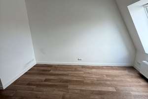 Moderne 2- Zimmer Dachgeschosswohnung nach DG-Ausbau *nur schriftl. Anfragen* – Iltisstrasse 5, 24143 Gaarden-Ost, Kiel – Vorschaubild 10