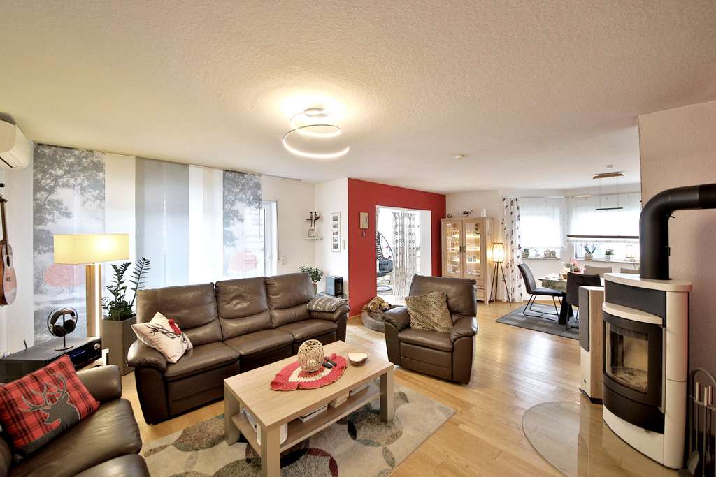 Immobilie in Hambrücken - Exklusives Familienidyll mit Wintergarten, Sonnenterrasse, gepflegtem Garten und viel Wohnraum - Bild 4