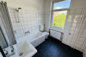 Bezugsfreie Altbauwohnung mit Balkon zum ruhigen Innenhof nahe S-Bhf Adlershof!  – Die vollständige Adresse der Immobilie erhältst du vom Anbieter., 12489 Adlershof, Berlin – Vorschaubild 3
