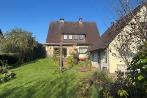 Zentrales Einfamilienhaus mit großem Garten – Die vollständige Adresse der Immobilie erhältst du vom Anbieter., 31737 Rinteln – Vorschaubild 2