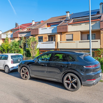 ++ 188 m² verteilt auf vier Ebenen - Familientraum zum Modernisieren  ++