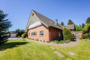 Rarität – Familienhaus mit 3 Einheiten auf traumhaftem Grundstück – Die vollständige Adresse der Immobilie erhältst du vom Anbieter., 33649 Brackwede, Bielefeld – Vorschaubild 2