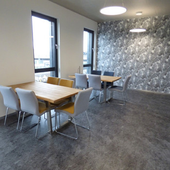 STOCK - Helles Büro | voll ausgestattete Küche | Parkplätze