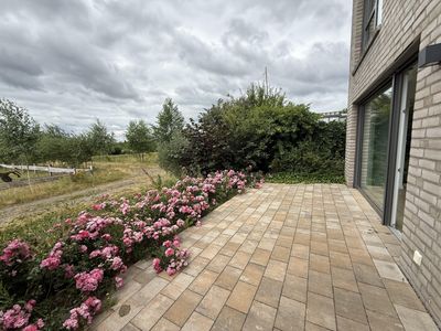 ...modern, mit großer Terrasse und Wohlfühlcharakter!!!