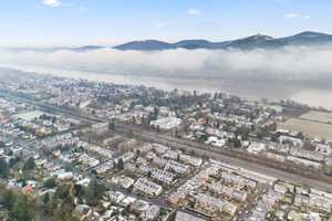 Einzigartiges Wohnen trifft 70er-Charme: 
Split-Level mit Blick auf den Drachenfels – Bonn – Vorschaubild 20