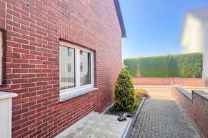 Großzügiges Zweifamilienhaus mit Balkon, Terrasse, Garten und 2 Tiefgaragen im idyllischen Loverich – Die vollständige Adresse der Immobilie erhältst du vom Anbieter., 52499 Baesweiler – Vorschaubild 2