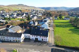 Mülheim (Mosel): Historisches Winzeranwesen mit ansprechendem Garten, Scheune und schöner Wohnlage – Die vollständige Adresse der Immobilie erhältst du vom Anbieter., 54486 Mülheim (Mosel) – Vorschaubild 2