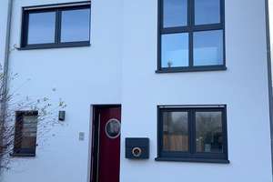 Traumhaus mit Mainblick Garten Garage und Pool - Einmalige Gelegenheit! – Zu den Mainwiesen 12, 63075 Rumpenheim, Offenbach am Main – Vorschaubild 2