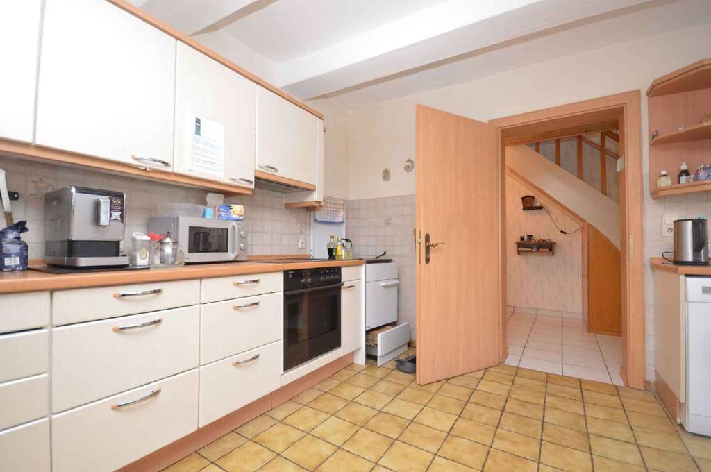 Immobilie in Lutter am Barenberge - Großes, gepflegtes Haus mit 2 Wohnungen, großem Garten + 3 Garagen. - Bild 4