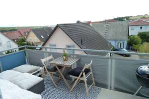 *KURZFRISTIG BEZIEHBAR* Helle 3 Zimmer-Dachwohnung mit Balkon in sonnenverwöhnte Lage und schönem  – Die vollständige Adresse der Immobilie erhältst du vom Anbieter., 97437 Haßfurt – Vorschaubild 4