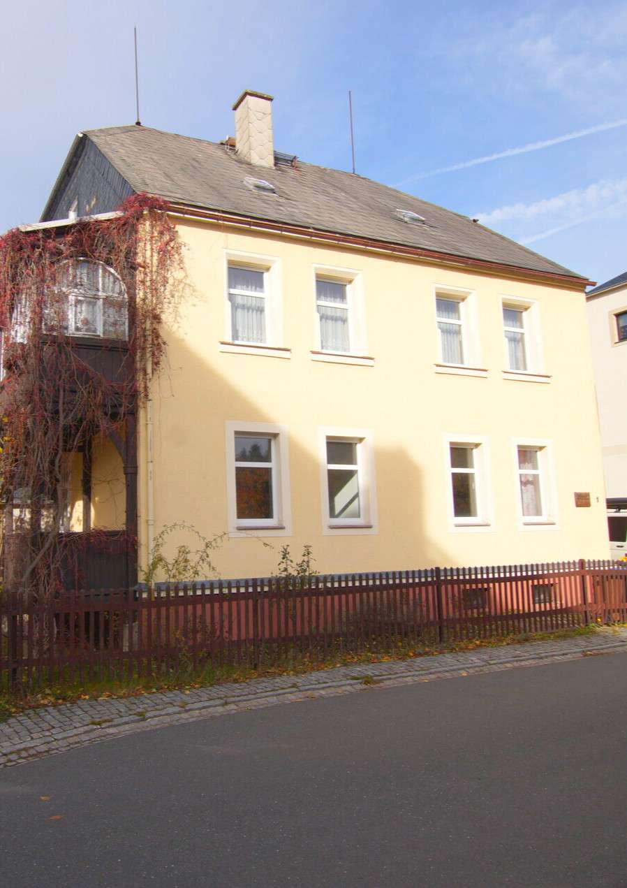 Traditionelles Zweifamilienhaus mit vielseitigem Nutzungspotenzial in Altenberg ST Geising, Sächsische Schweiz Osterzgebirge Kreis – Bild 2