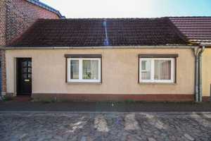 Wohnen in urbaner Lage: Reihenmittelhaus mit 3 Räumen in Gnoien – Güstrow (Kreis) – Vorschaubild 2