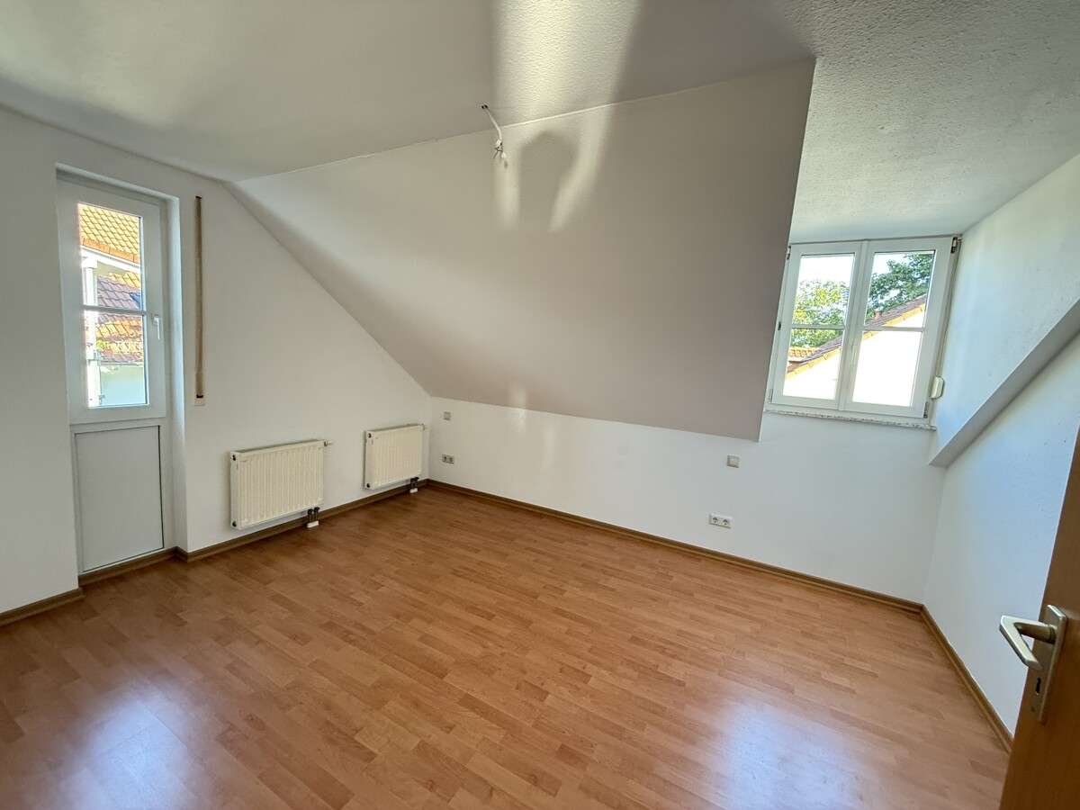 Immobilie in Moritzburg - Freistehende kleine 4-Zimmer-Wohnung in traumhafter Lage für Eigennutzer oder Anleger! - Bild 3