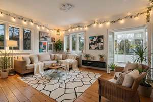 Tegel pur: Altbaucharme, Wintergarten, Terrasse und eigener Garten - sofort bezugsfrei