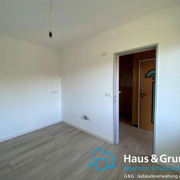 *** schönes Mittelreihenhaus mit Wintergarten - Garten u. Garage - in verkehrsberuhigter Lage **