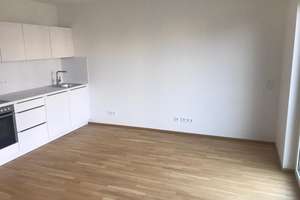 Zuhause mit 2 Zimmern und Balkon in Obermenzing