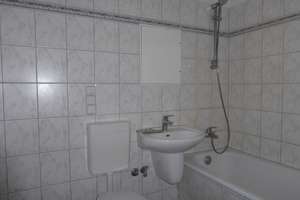 Single-Apartment mit Wannenbad und Balkon - nur für EINE Person! – Kastanienallee 116, 12627 Hellersdorf, Berlin – Vorschaubild 4