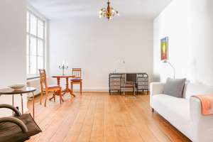 Courtyard Charm - Gepflegte Wohnung mit klassischen Altbaudetails in Hinterhoflage nahe Lietzensee – Die vollständige Adresse der Immobilie erhältst du vom Anbieter., 10627 Charlottenburg, Berlin – Vorschaubild 2