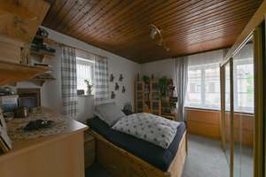 Selten: Erdgeschosswohnung mit vollständigem Gartenanteil und Hauscharakter – Die vollständige Adresse der Immobilie erhältst du vom Anbieter., 76185 Grünwinkel, Karlsruhe – Vorschaubild 8