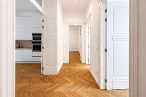 Seltene 4-Zimmer-Gartenwohnung mit ca. 173 m² Privatgarten, direkt am Adenauerplatz! – Die vollständige Adresse der Immobilie erhältst du vom Anbieter., 10629 Charlottenburg, Berlin – Vorschaubild 3