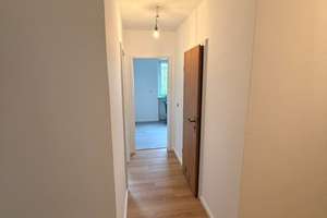 Frisch sanierte 3-Zimmer-Wohnung mit Balkon und Blick ins Grüne - ab 15.06.2026 verfügbar – Terofalstr. 39, 80689 Blumenau, München – Vorschaubild 12