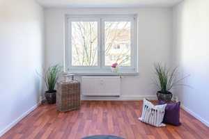 Modernisierte Familienwohnung mit Balkon – Comeniusstr. 33, 9120 Chemnitz – Vorschaubild 3