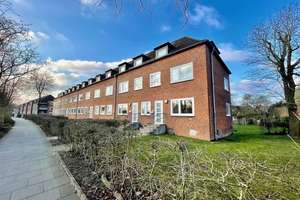 Tolle Maisonette-Wohnung in beliebter Lage in Kiel-Schrevenreich! – Kronshagener Weg 110 a, 24116 Schreventeich, Kiel – Vorschaubild 1
