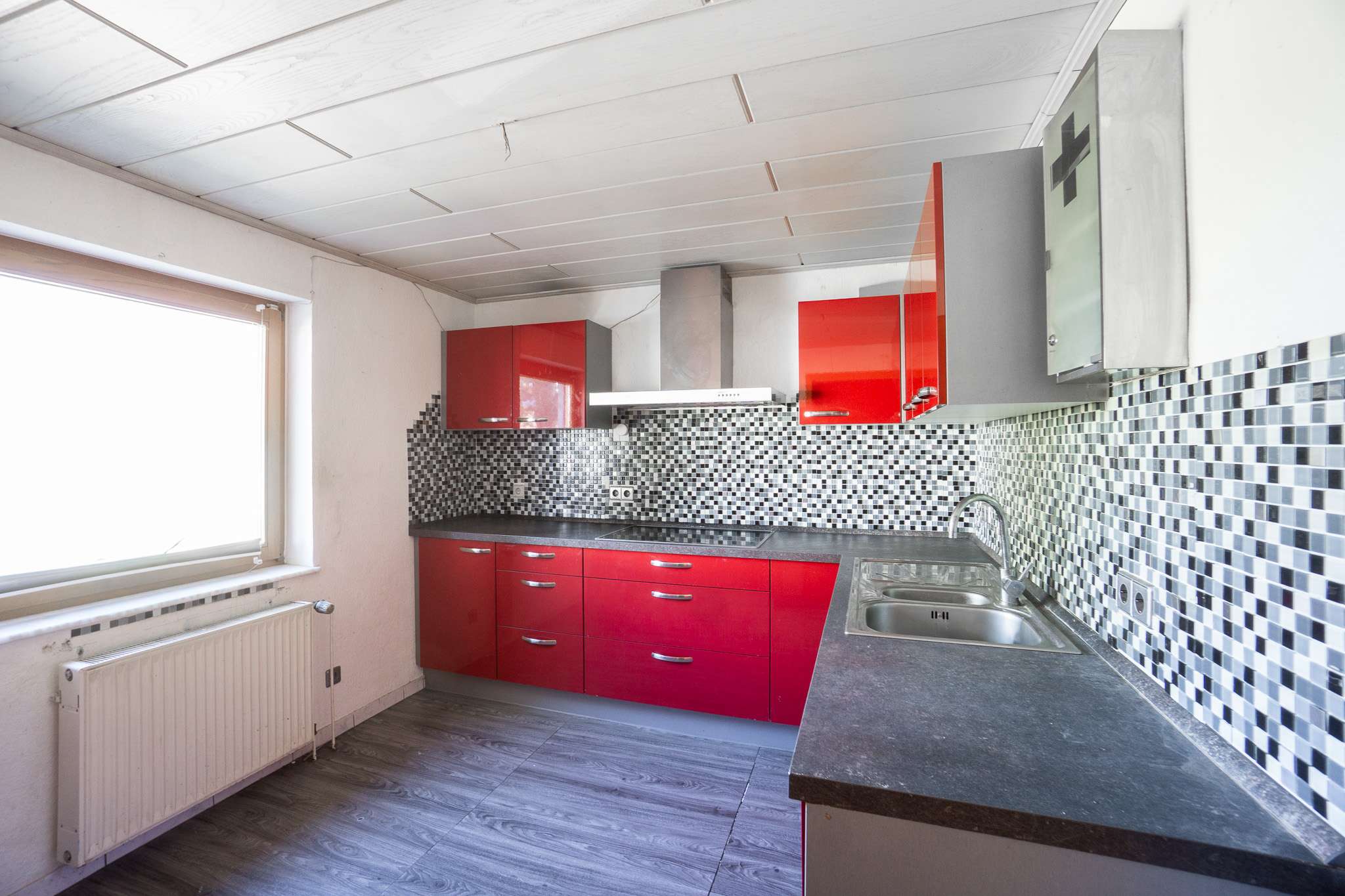 Immobilie in Sigmaringen - Bezahlbar wohnen, selbst gestalten – Doppelhaushälfte mit Garten und viel Potenzial - Bild 2