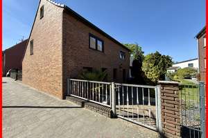 ***RESERVIERT!***
Einfamilienhaus mit Doppelgarage: 
Vielseitiges Raumangebot in MG Bettrath-Hoven – Die vollständige Adresse der Immobilie erhältst du vom Anbieter., 41066 Bettrath-Hoven, Mönchengladbach – Vorschaubild 2