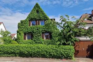 Altes Einfamilienhaus mit aktueller Technik, großer Garten oder Bauplatz