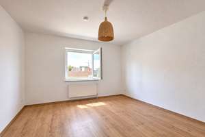90 m² zum Wohlfühlen – Gut geschnittene 4-Zimmer-Wohnung mit Balkon – Die vollständige Adresse der Immobilie erhältst du vom Anbieter., 51065 Buchheim, Köln – Vorschaubild 5