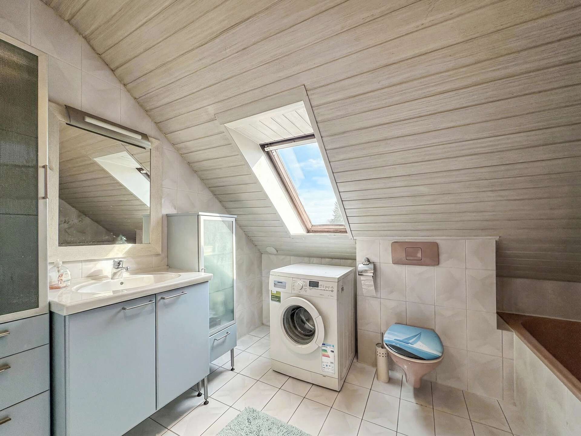 Immobilie in Burgheim - 2,5-Zimmer-Dachgeschosswohnung mit traumhaftem Weitblick - Bild 3