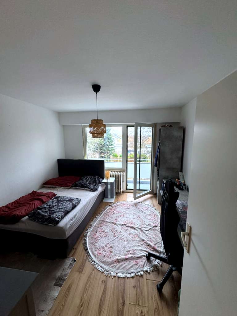Immobilie in Niederkassel - Teilsanierte 3-Zimmer-Whg. mit 73m2 & zwei Loggien - Ideal für Kapitalanleger - Bild 3
