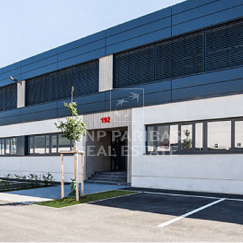 Lagerhalle in Ossendorf | Rampe | Ebenerdig | Citypark