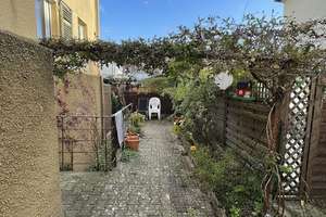 Gepflegtes 3-Familienhaus mit herrlichem Garten in bevorzugter Lage – Die vollständige Adresse der Immobilie erhältst du vom Anbieter., 74321 Bietigheim-Bissingen – Vorschaubild 2