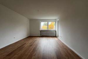  Familienfreundliche 3 ZKB mit Loggia in Augsburg/Hochzoll Süd zu vermieten – Münchner Straße 12, 86163 Hochzoll-Süd, Augsburg – Vorschaubild 1