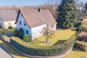 Großzügiges Einfamilienhaus mit zusätzlichem Baugrundstück in Bielefeld-Dalbke – Die vollständige Adresse der Immobilie erhältst du vom Anbieter., 33689 Sennestadt, Bielefeld – Vorschaubild 3