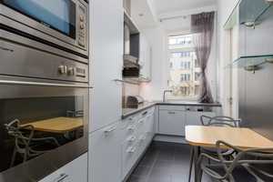 Wohnen im Botschaftsviertel: voll möblierte 2-Zi-Whg, 90 m² + große Terrasse per SOFORT zu VERKAUFEN – Berlin – Vorschaubild 8