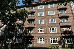 Eigennutzung oder Vermietung: 2-Zi. ETW in gepflegtem Hamburger Backsteingebäude – Hamburg – Vorschaubild 1