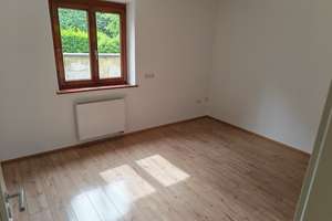 Frisch renovierte 2‑Zimmer‑Wohnung mit Garage in Augsburg‑Lechhausen