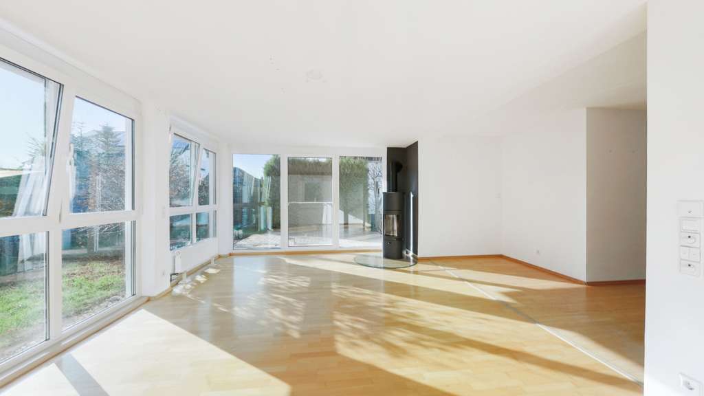 Immobilie in Balzheim - Perfekt für den nächsten Schritt: bezugsfertiges Einfamilienhaus mit PV Anlage & Modernisierungspo - Bild 2