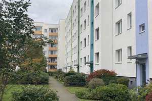 Vermietete Eigentumswohnung mit Loggia in gepflegter Wohnanlage